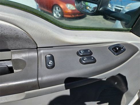 Used 2004 Ford F550 4x4 Regular Cab Super Duty image 13