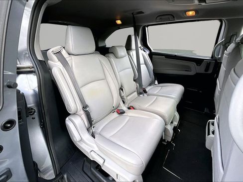 Used 2023 Honda Odyssey Touring image 19