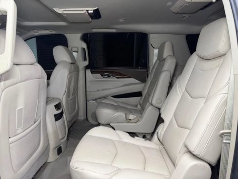 Used 2017 Cadillac Escalade ESV Premium Luxury AWD/4WD image 22