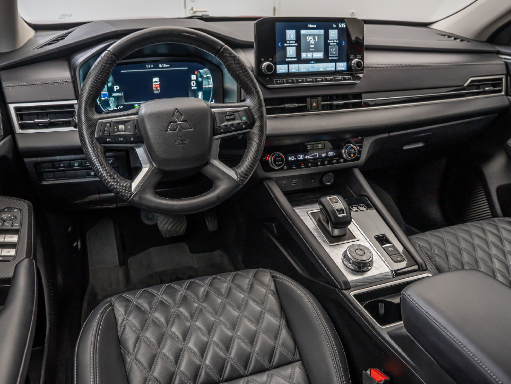 Used 2025 Mitsubishi Outlander SEL AWD/4WD image 4