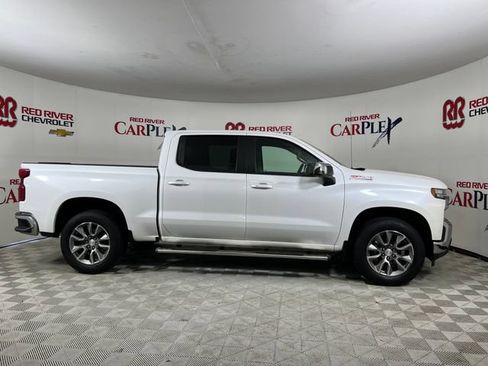 Used 2022 Chevrolet Silverado 1500 LT AWD/4WD image 8