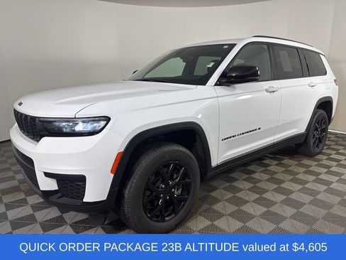 Used 2024 Jeep Grand Cherokee L Laredo AWD/4WD image 2