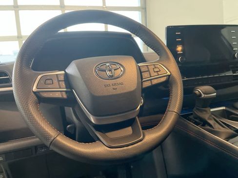 Used 2024 Toyota Sienna XSE w/ XSE Plus Package image 14