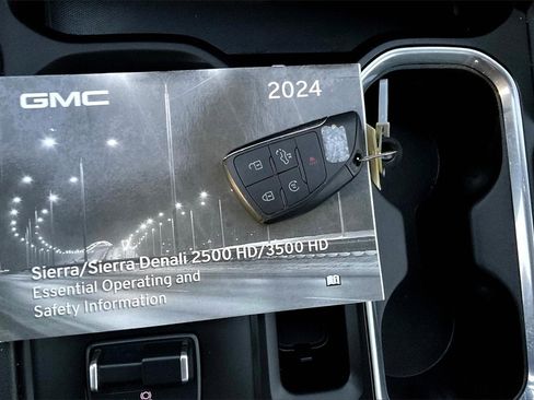 Used 2024 GMC Sierra 2500 Denali w/ Denali Reserve Package image 9