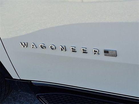 Used 2022 Jeep Wagoneer Series III w/ Flexible Seating Group image 32