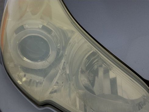 Used 2010 Subaru Outback 2.5i image 34