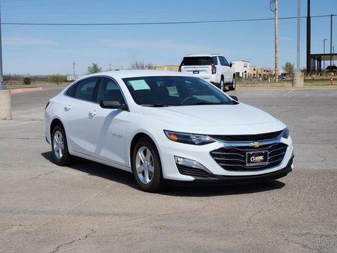 Used 2022 Chevrolet Malibu LS image 3
