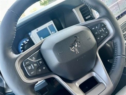 New 2024 Ford Bronco Outer Banks w/ Sasquatch Package image 13