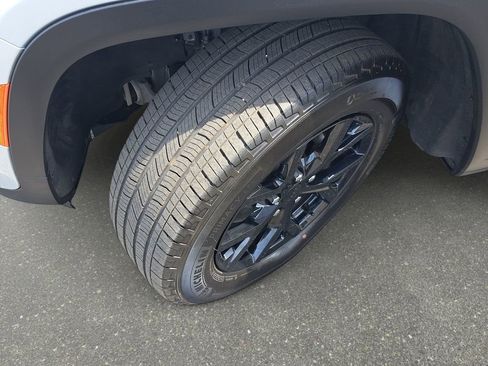 Certified 2024 Jeep Grand Cherokee Altitude AWD/4WD image 34