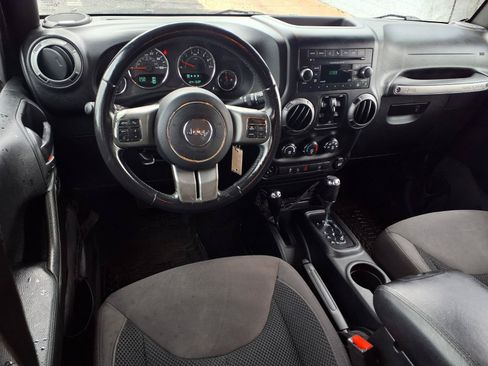 Used 2017 Jeep Wrangler Unlimited Sport AWD/4WD image 10