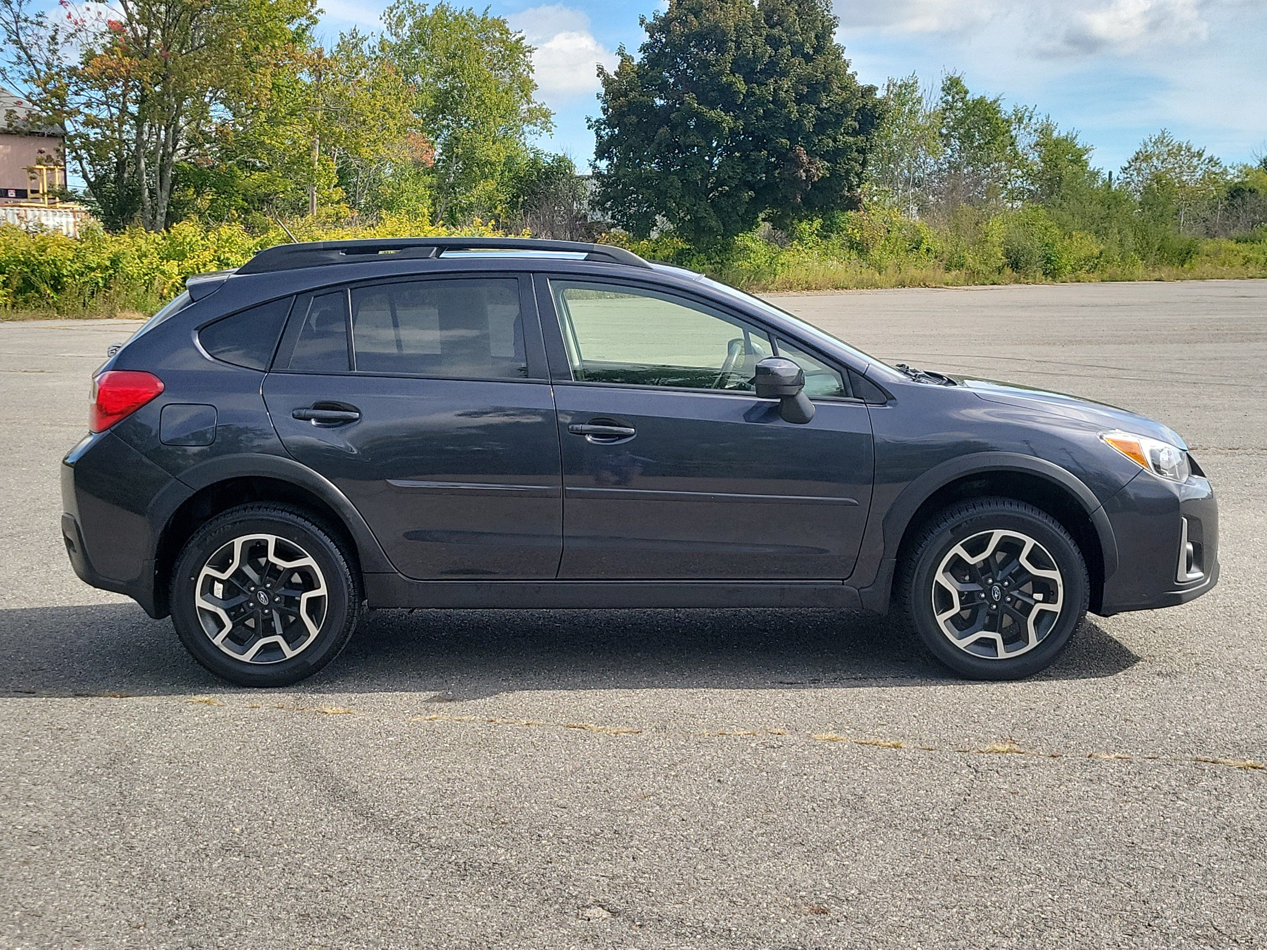 Used 2017 Subaru Crosstrek 2.0i Premium AWD/4WD image 4