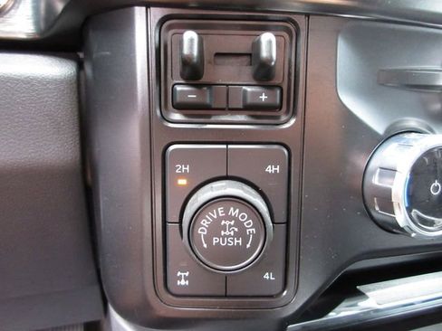 Used 2025 Ford F250 Lariat w/ Tremor Off-Road Package AWD/4WD image 19