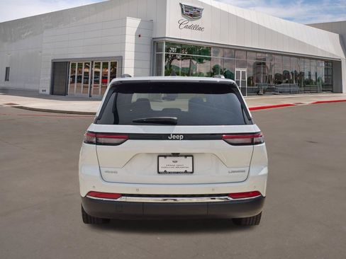 Used 2024 Jeep Grand Cherokee Laredo w/ Luxury Tech Group I AWD/4WD image 5