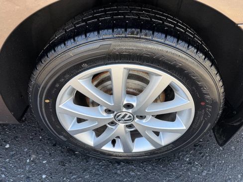 Used 2011 Volkswagen Jetta SE image 10