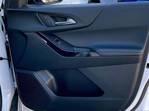 Used 2025 Chevrolet Equinox LT w/ Convenience Package II image 23