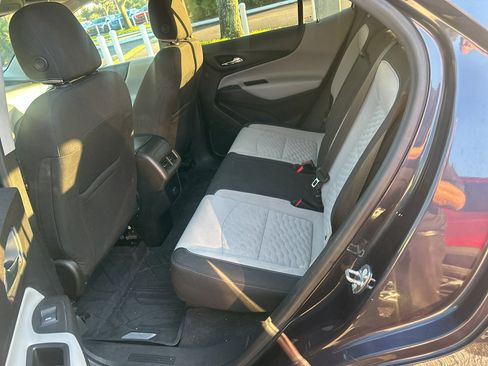 Used 2018 Chevrolet Equinox LT image 11