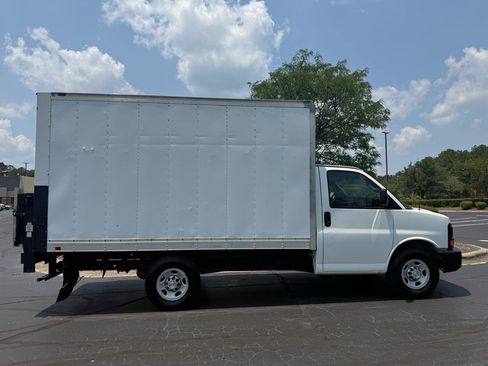Used 2016 Chevrolet Express 3500 RWD image 4