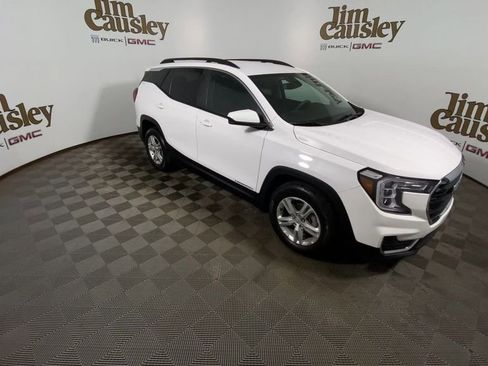 Certified 2023 GMC Terrain SLE w/ Driver Convenience Package image 2