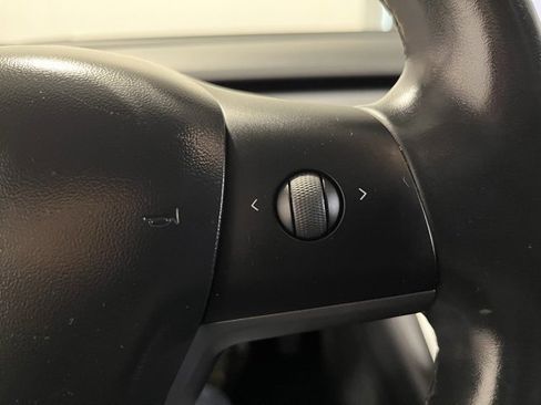 Used 2019 Tesla Model 3 Standard Range Plus image 26