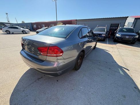 Used 2014 Volkswagen Passat 1.8T S image 19