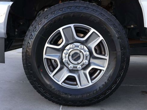 Used 2024 Ford F250 Lariat image 6