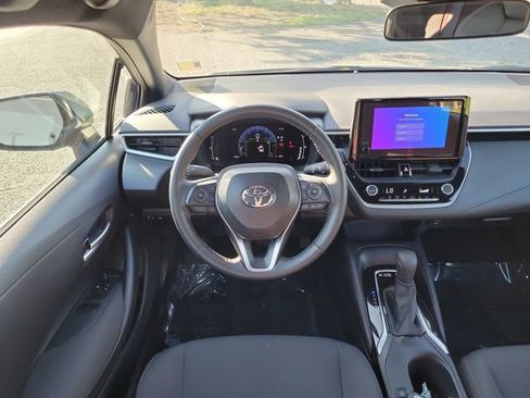 Used 2026 Toyota Corolla SE FWD image 9