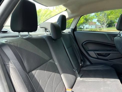 Used 2019 Ford Fiesta SE FWD image 19