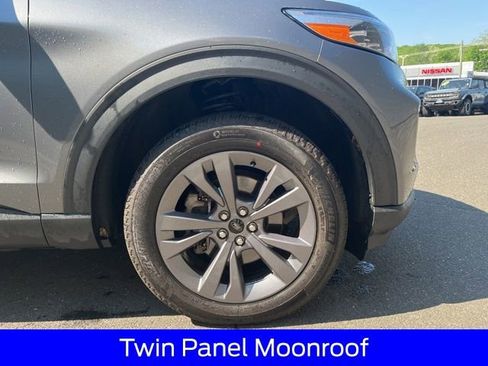 Used 2023 Ford Explorer XLT w/ Equipment Group 202A AWD/4WD image 15