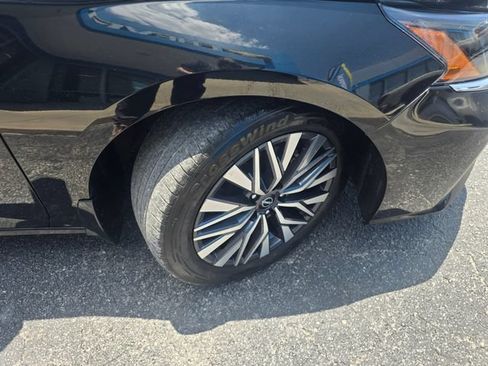 Used 2024 Nissan Altima 2.5 SV w/ SV Premium Package FWD image 45