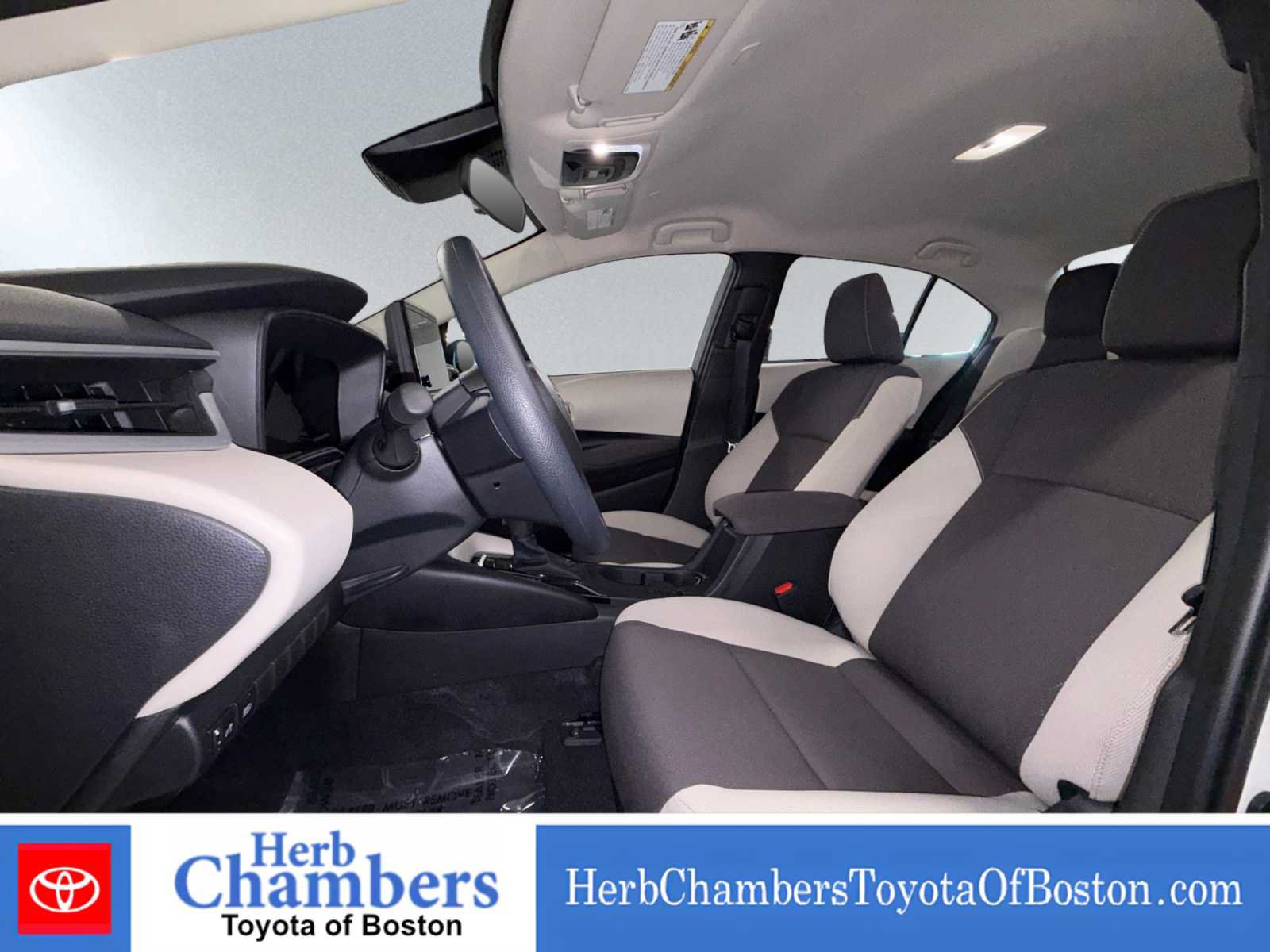 Used 2026 Toyota Corolla LE FWD image 6