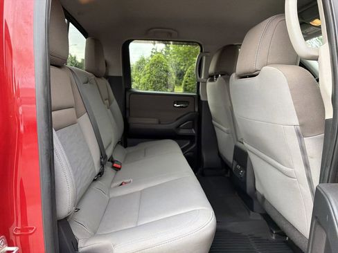 Used 2022 Nissan Frontier SV AWD/4WD image 21