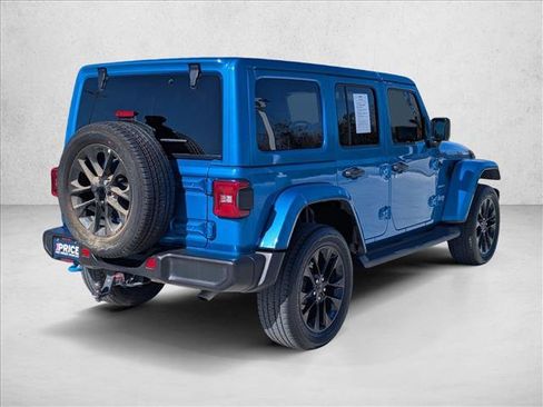 Used 2022 Jeep Wrangler Unlimited Sahara w/ Cold Weather Group image 5