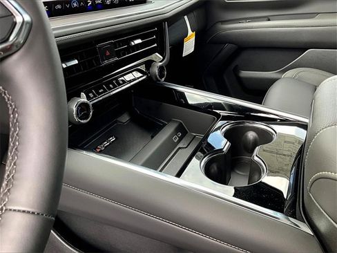 New 2025 Chevrolet Tahoe Premier w/ Sun And Tow Package image 12