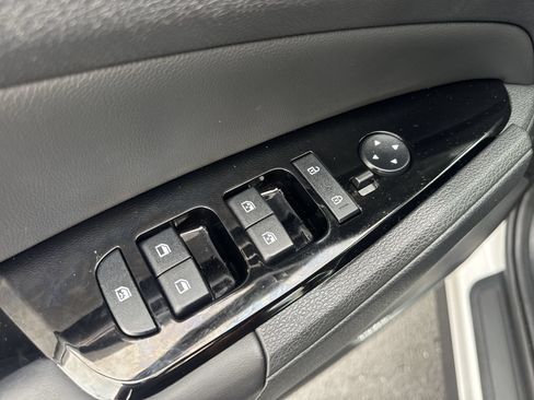 Used 2024 Kia Sportage SX FWD image 13