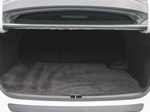 Used 2022 Toyota Corolla SE w/ Carpet Mat Package (TMS) image 24
