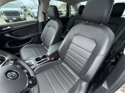 Used 2021 Volkswagen Jetta SEL image 12