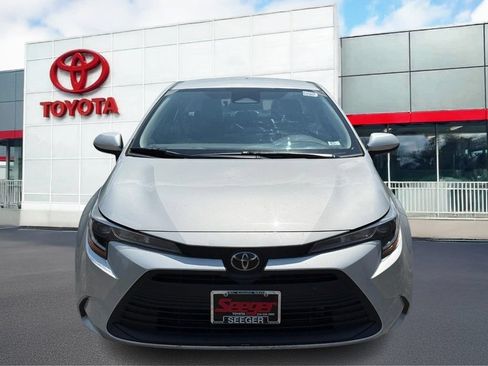 Used 2023 Toyota Corolla LE FWD image 11
