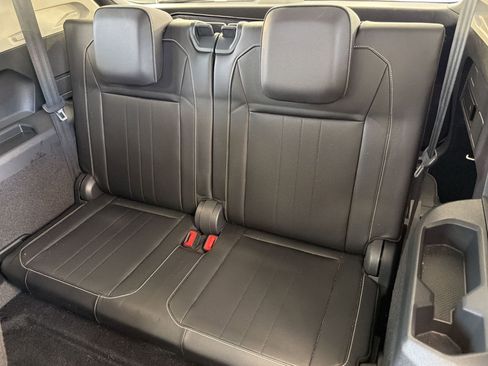 Used 2022 Volkswagen Tiguan SE FWD image 31