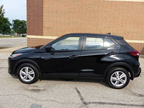 Used 2024 Nissan Kicks S FWD image 4