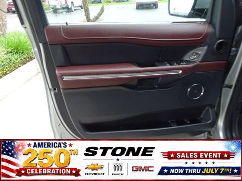 Used 2022 Ford Expedition Limited AWD/4WD image 25