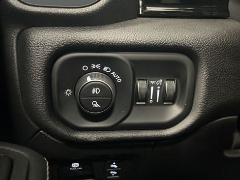 Used 2025 RAM 1500 Laramie w/ Night Edition AWD/4WD image 35