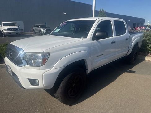 Used 2014 Toyota Tacoma 4x4 Double Cab w/ SR5 Package image 1