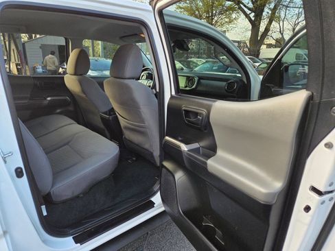 Used 2023 Toyota Tacoma SR5 image 7