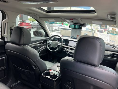 Used 2025 Kia Telluride EX w/ EX Captain's Chair Package FWD image 59