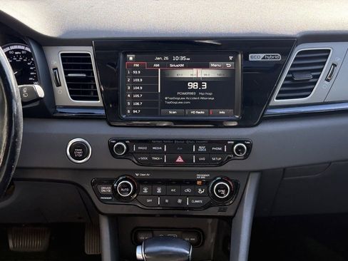 Used 2018 Kia Niro EX w/ EX Premium Package image 14