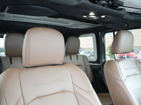 Used 2023 Jeep Wrangler Unlimited Sahara w/ Cold Weather Group image 12