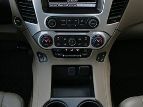 Used 2019 GMC Yukon XL SLT w/ Open Road Package image 29