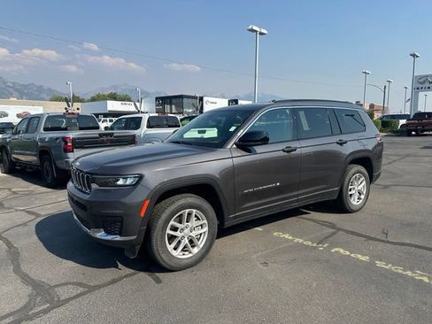 Used 2024 Jeep Grand Cherokee L Laredo w/ Trailer Tow Package AWD/4WD image 6