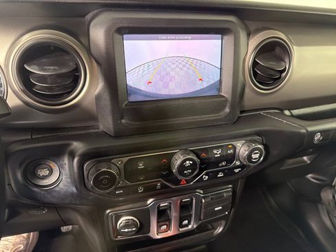 Used 2021 Jeep Wrangler Sport image 16