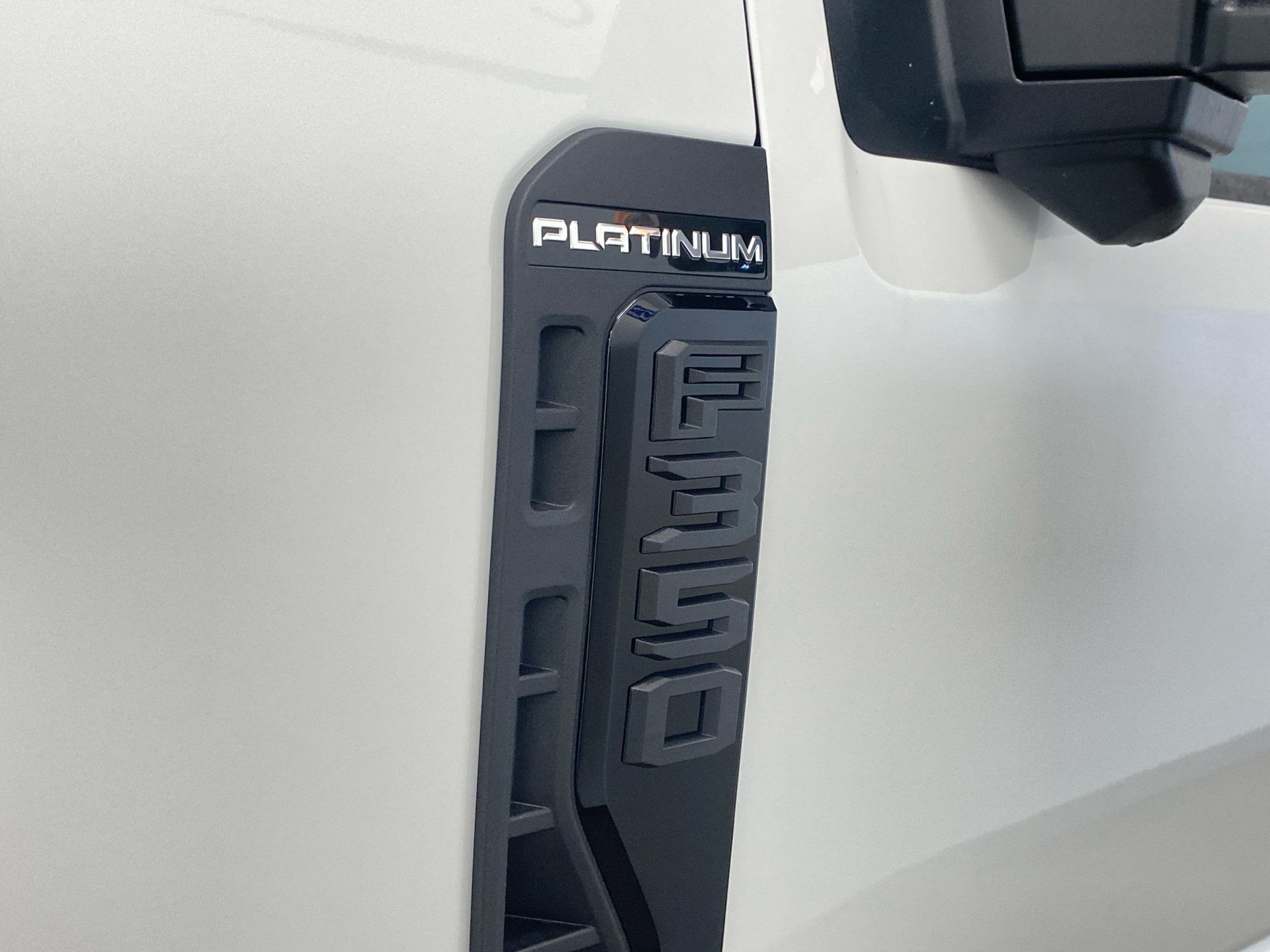 New 2026 Ford F350 Platinum w/ FX4 Off-Road Package AWD/4WD image 13